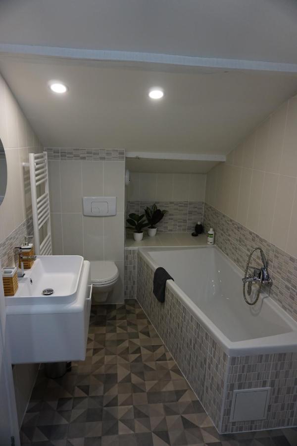 Appart Cosy 4 Personnes Avec Terrasse La Roche-sur-Yon Esterno foto